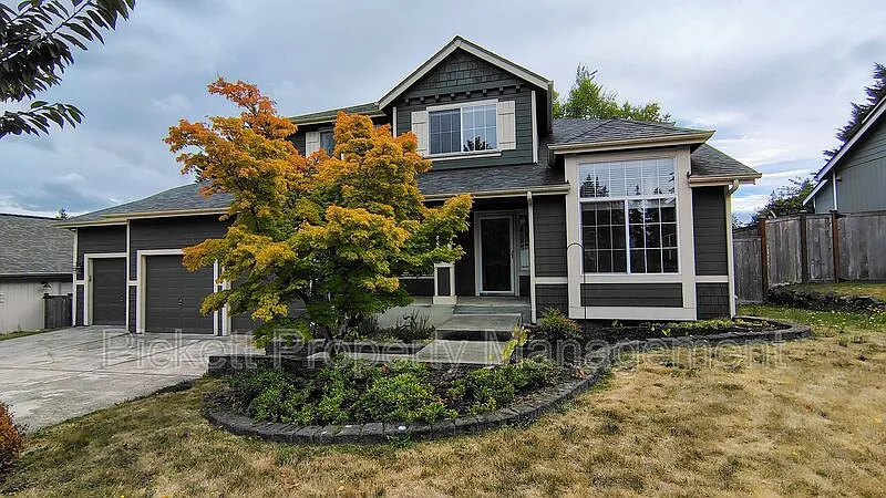 3 bed, 2.5 bath, 2230 sqft, $3,100 — Photo 2