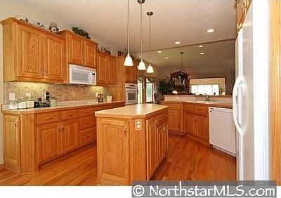 3rd image of 924 136th Ln NE