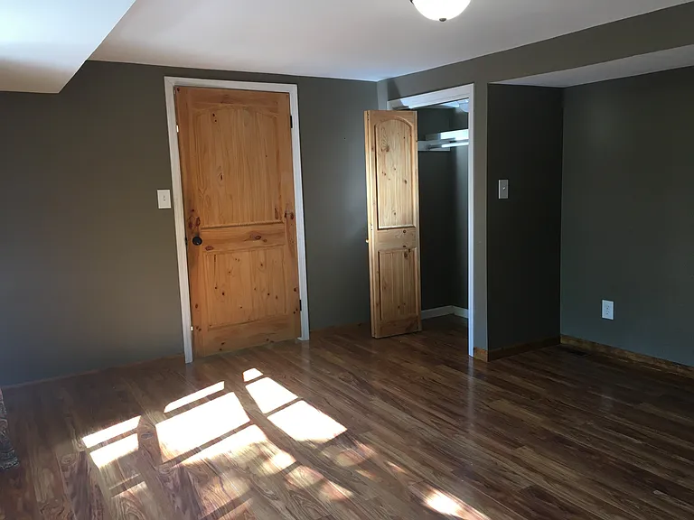 15.5x13.5 bedroom