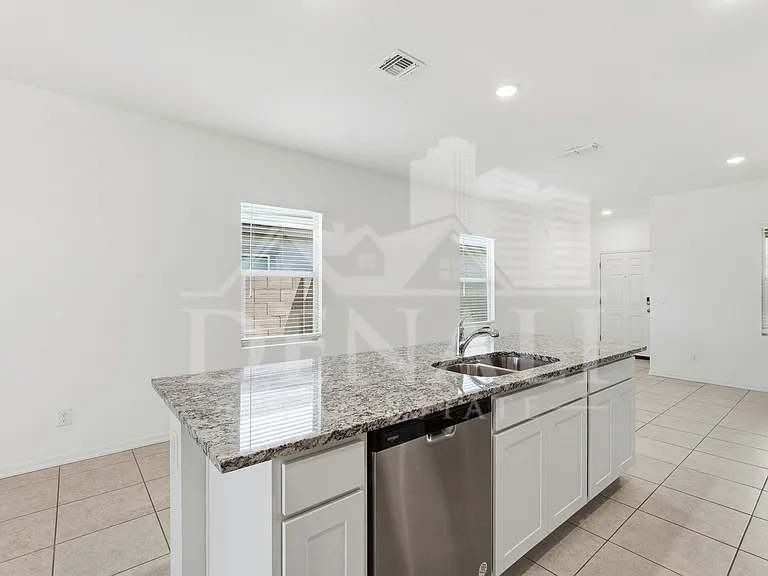 10941 N 165th Ave — Photo 9