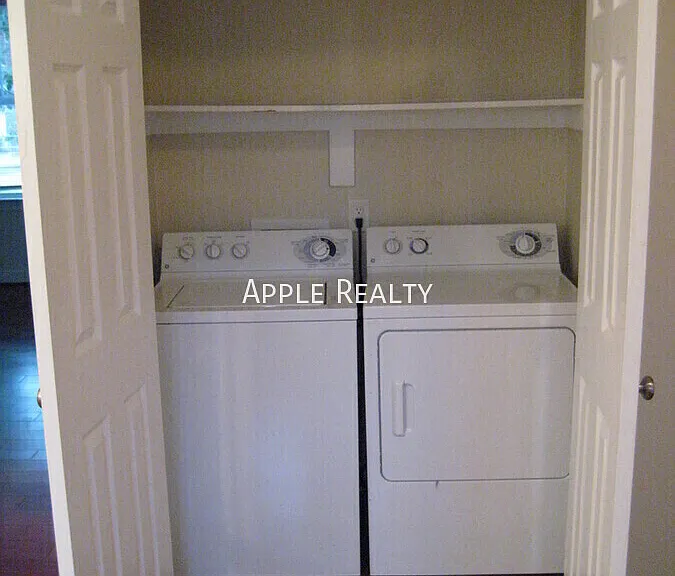 1700 W Markham Ave — Photo 17