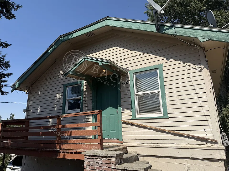 720 SW 5th St