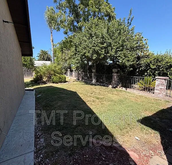 930 Graywood Cir — Photo 33