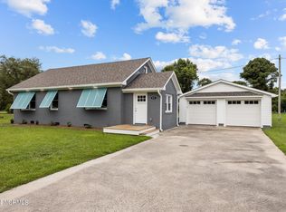 892 Highway 101, Beaufort, NC 28516