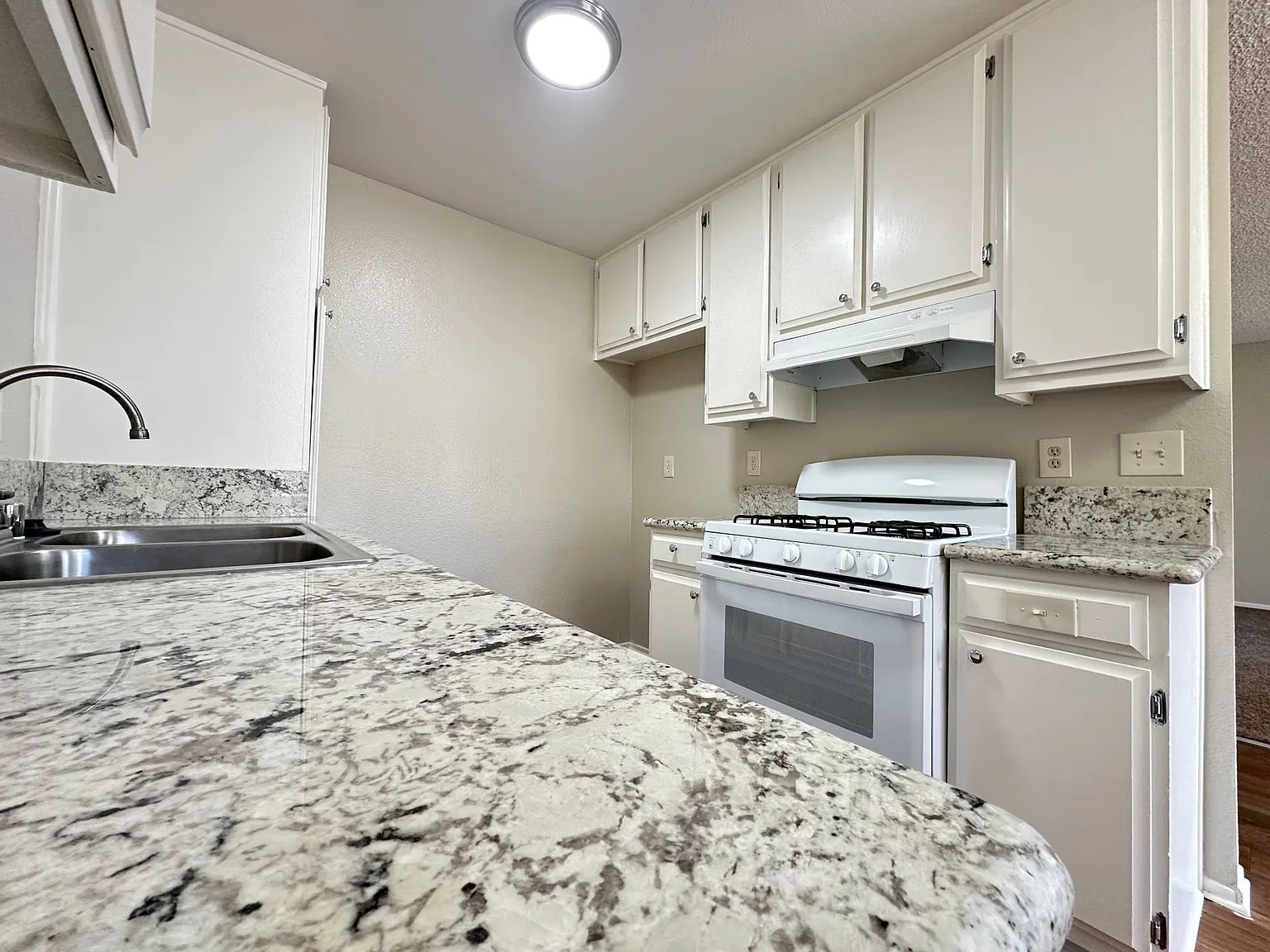 17740 Scherzinger Ln — Photo 3