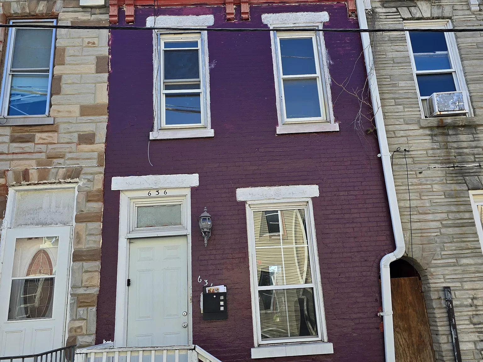 4 bed, 1028 sqft, $1,600 — Photo 2