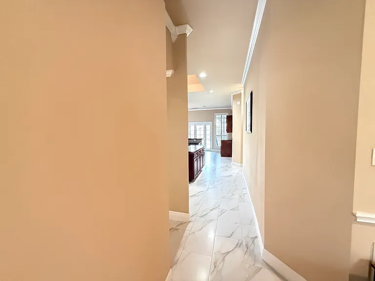 1107 Lyra Ln — Photo 4