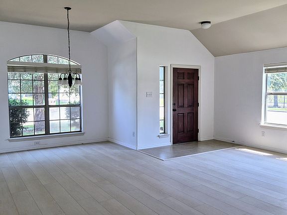 2nd image of 5001 Alpine Meadows Dr