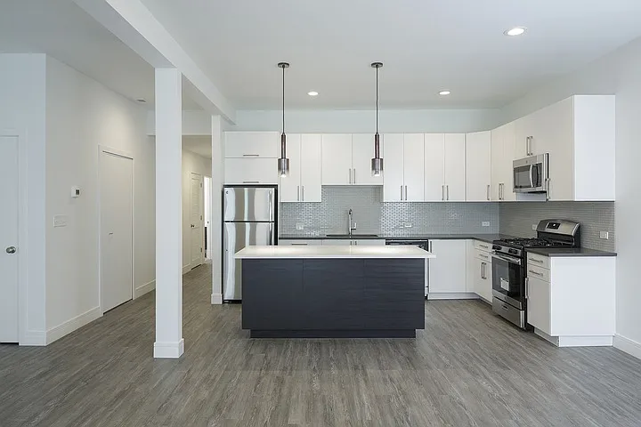 5487-5491 S. Hyde Park Boulevard — Photo 20
