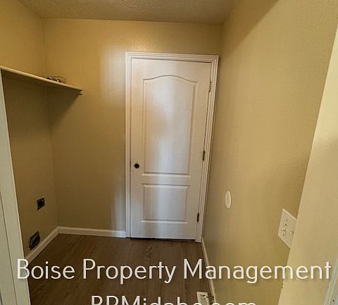 5th image of 1018 E Hawaii Ave