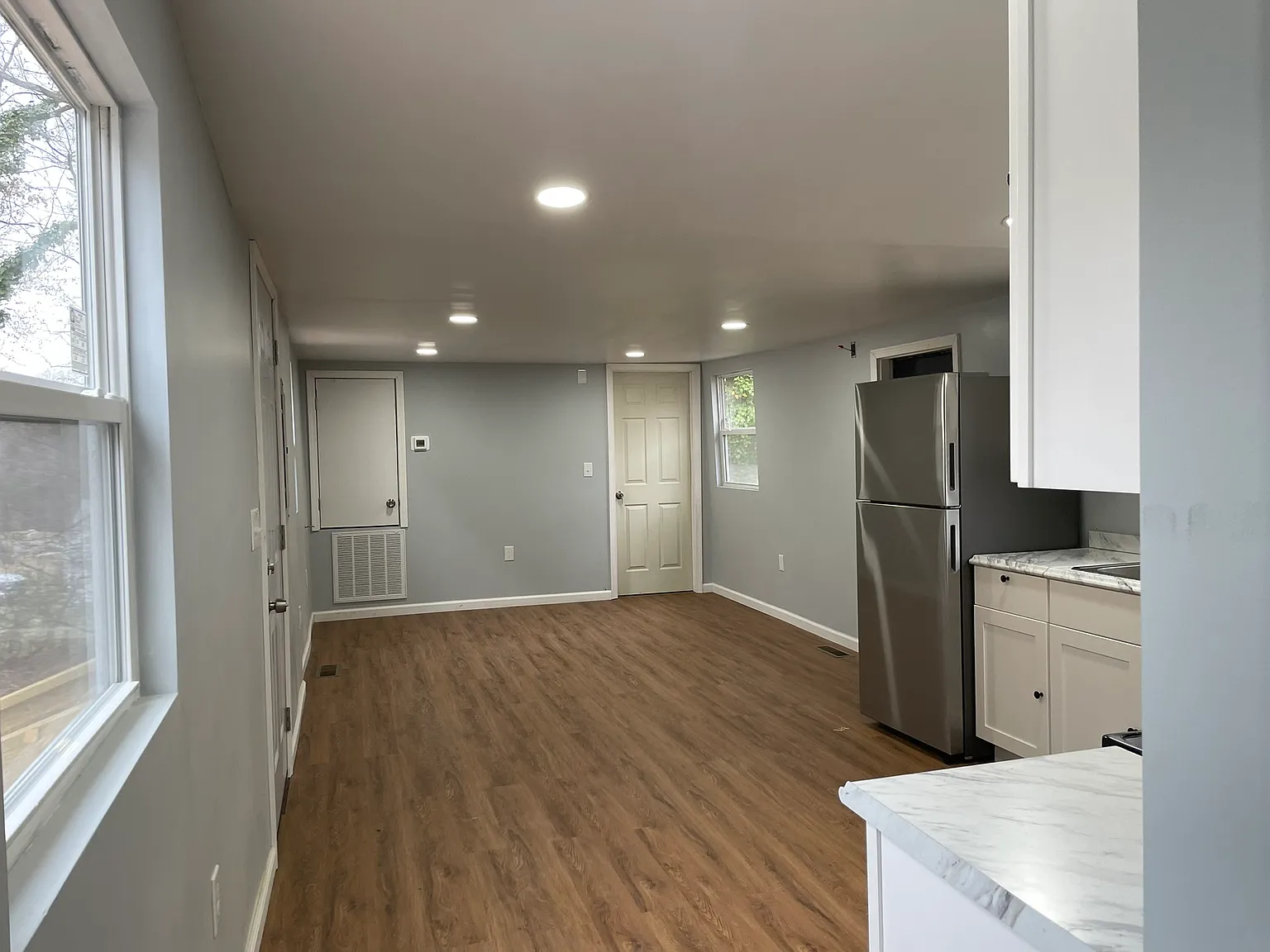 3 bed, 750 sqft, $1,275 — Photo 2