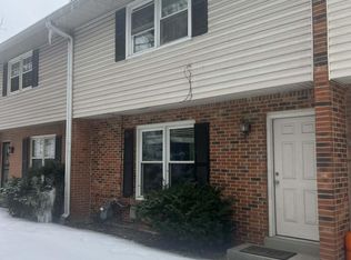 3142 Kirklevington Dr, Lexington, KY 40517