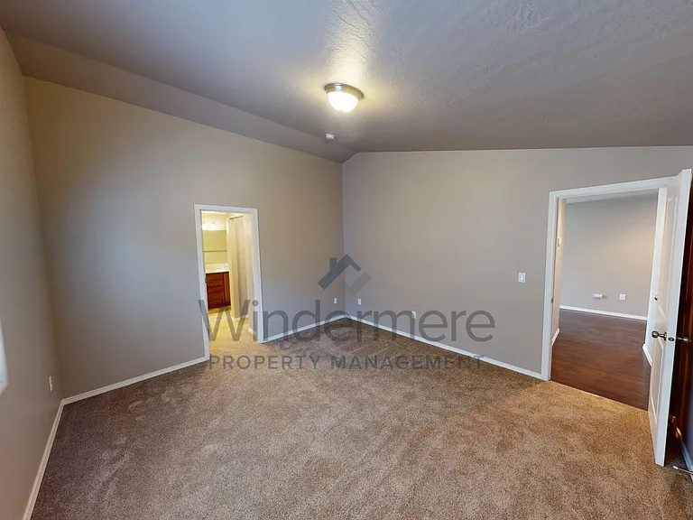 1215 SW Settlement St — Photo 8