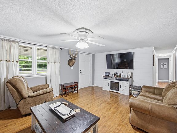 2nd image of 47 Rebecca Dr