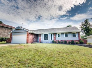 9105 Grant Ln, Overland Park, KS 66212