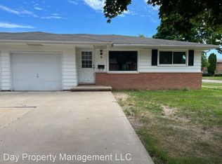 6 Woodmere Ct, Appleton, WI 54911