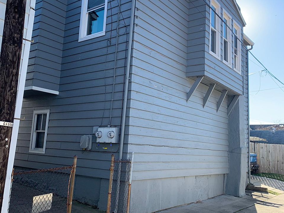 1st image of 119 8th Ave #4