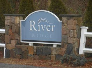 24 Crestview Dr, Westerly, RI 02891