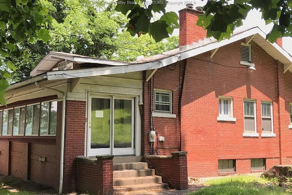 1st image of 105 Central Ave