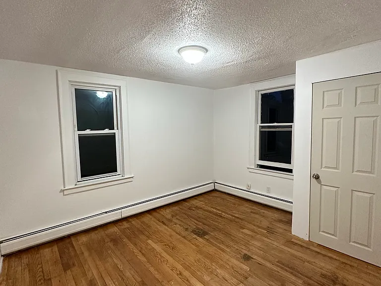 28 Beverly Hts #2 — Photo 15