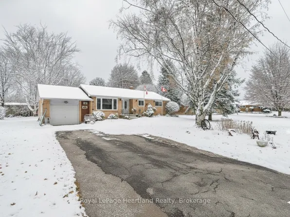 292 Wellington St, North Huron, ON N0M 1H0