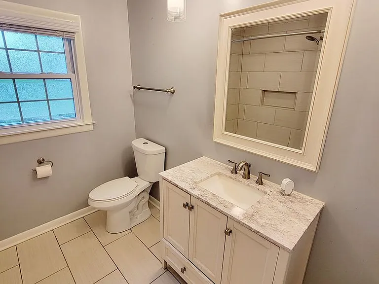 2404 Blanche Dr — Photo 11