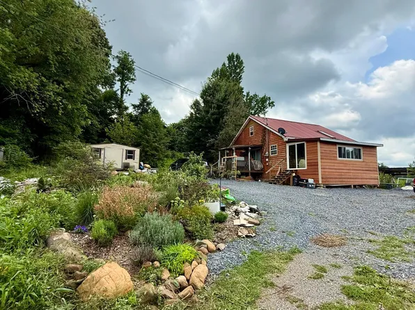 104 Eggers Ln, Elizabethton, TN 37643