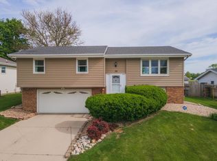 210 Saratoga Rd, Normal, IL 61761