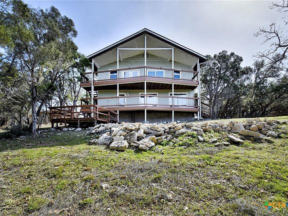 3rd image of 1070 Quail Dr