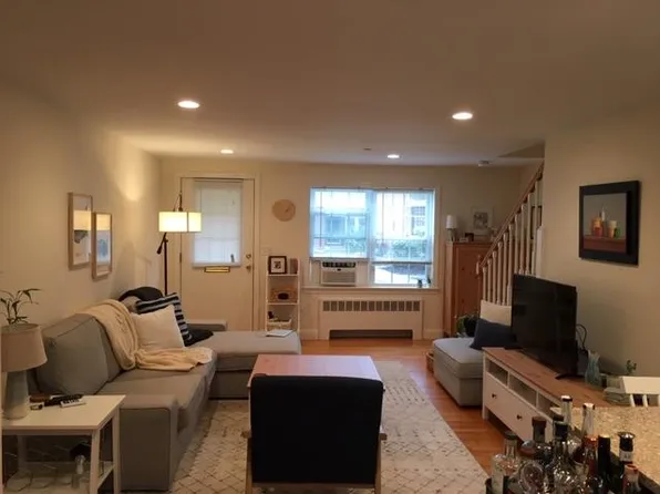 (undisclosed Address), Newton, MA 02458