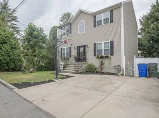 40 Blaine St, Fall River, MA 02723