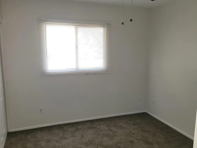 6660 N 43rd Ave — Photo 14