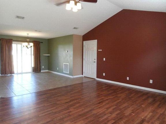 3rd image of 105 Haleys Place Dr