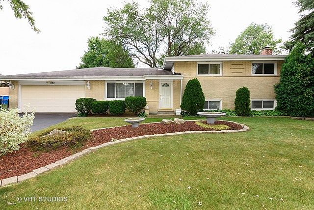 1st image of 939 E Gardenia Ln