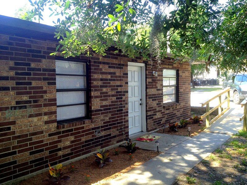 1st image of 915 N Iowa Ave