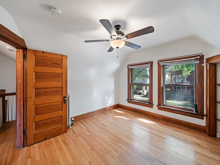 831 Hamlin St — Photo 26