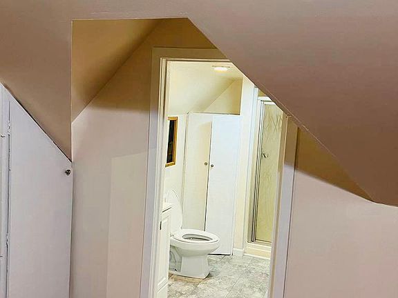 4th image of 41 Anderson St #3