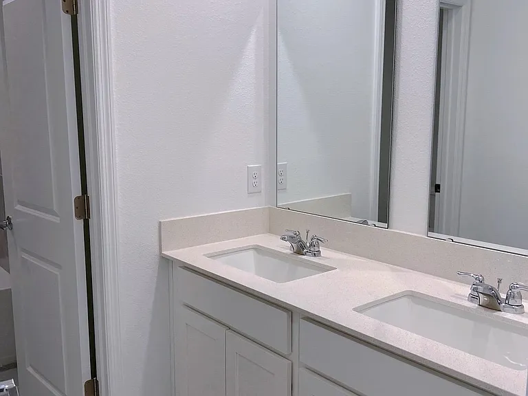 352 Loch Ct — Photo 24