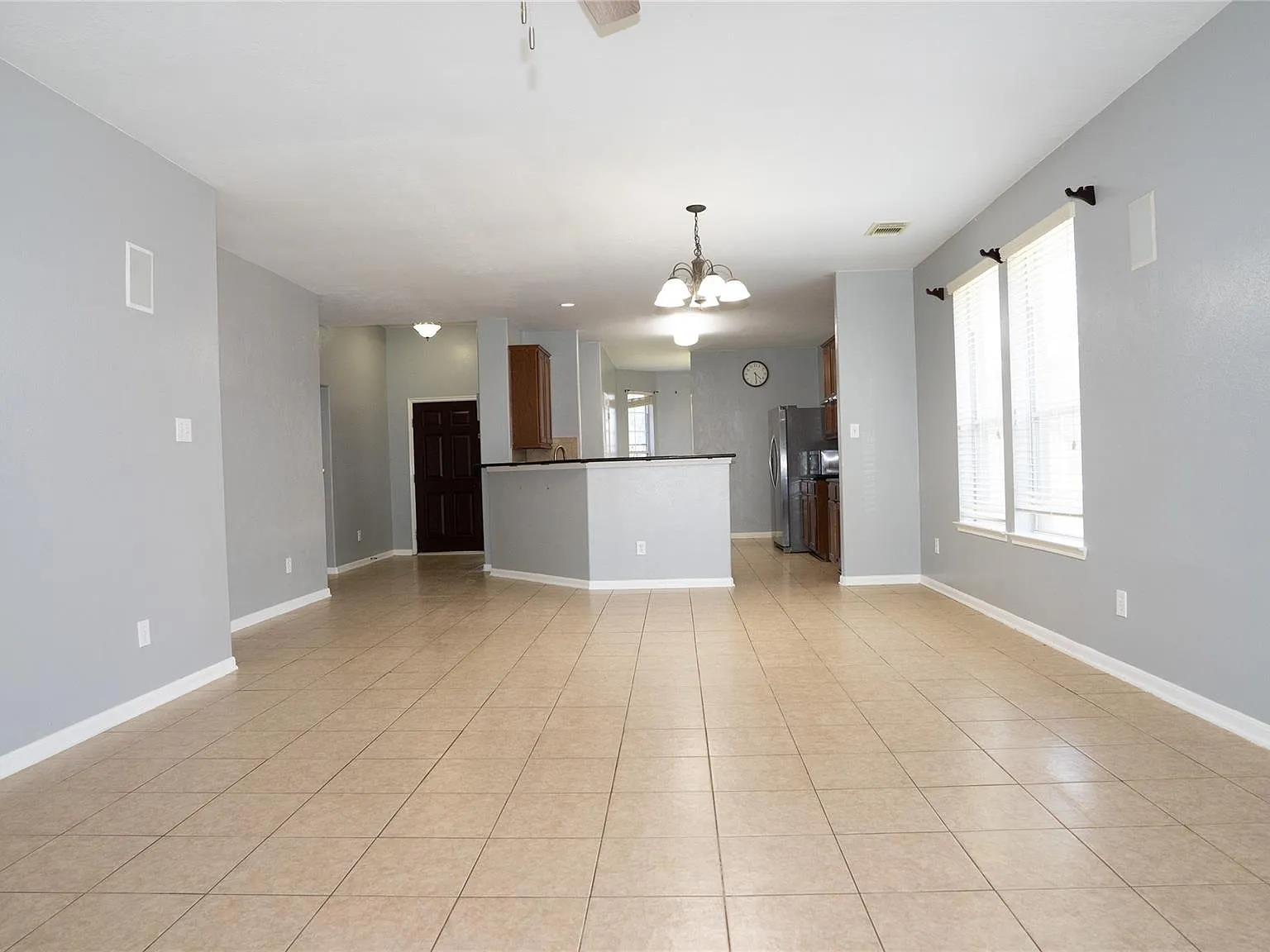 3 bed, 2.0 bath, 1805 sqft, $2,000 — Photo 4