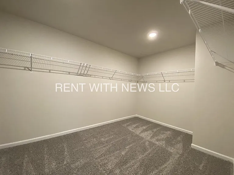 797 Riguard Way — Photo 17