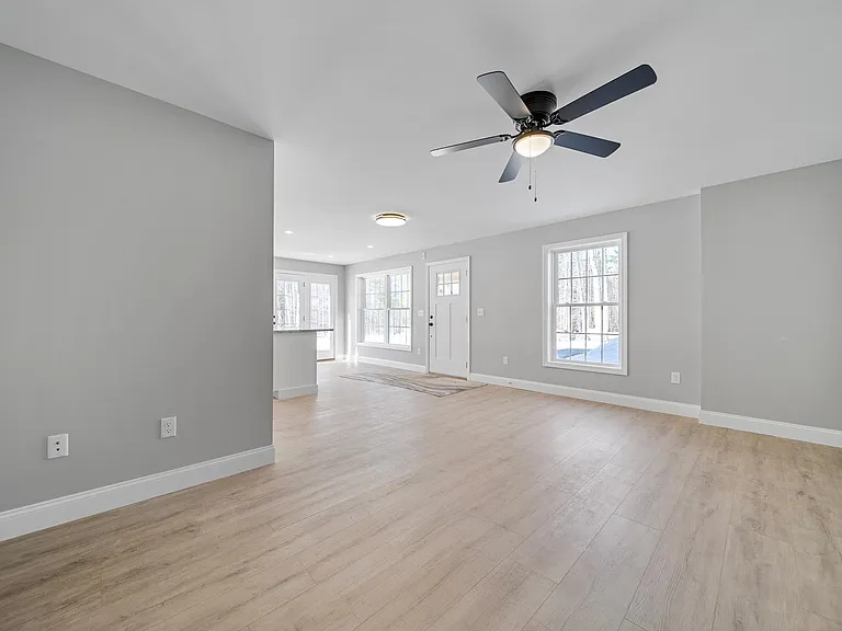 136 S Main St #B — Photo 7