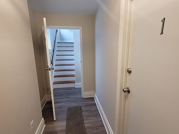 5th image of 3574 Clinton St Floor 2