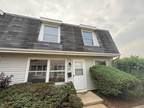 1990 Hancock Dr, Hoffman Estates, IL