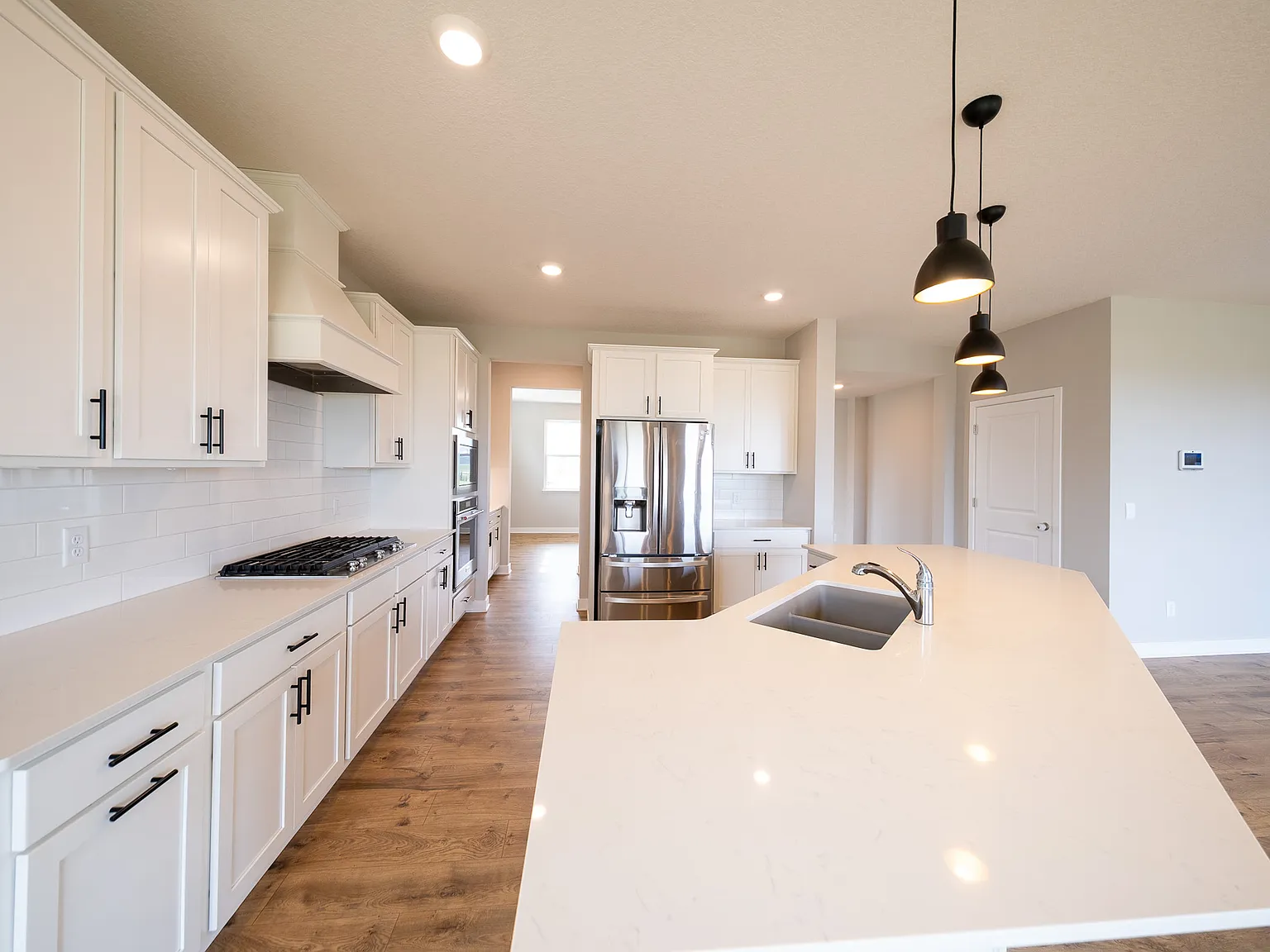 Bent Pine Lane, Woodbury (10704) MJ KK1 - 1 — Photo 2