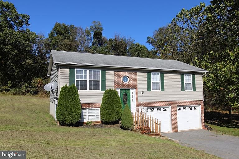 1st image of 417 Canterbury Dr