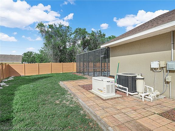 4th image of 4625 Whiting Dr