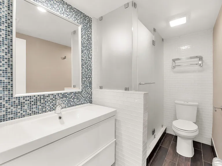 1510 SE 15th St #106 — Photo 8