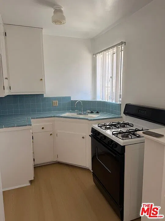 1 bed, 1.0 bath, 700 sqft, $1,850 — Photo 2
