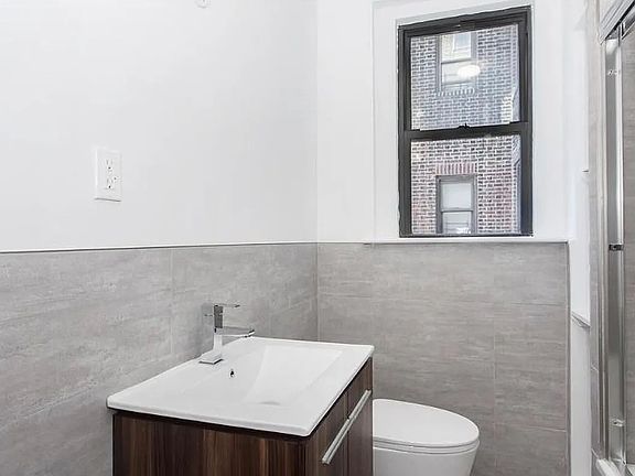5th image of 10 Westminster Rd APT 5D