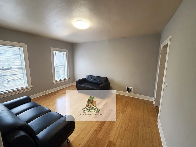 102 Walnut St — Photo 6